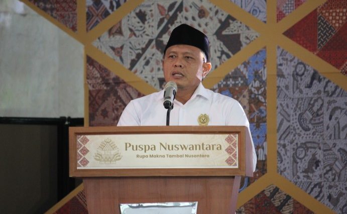 Ahmat Failasuf berharap batik Indonesia lestari, dicintai generasi muda, mendunia, dan meningkatkan kesejahteraan perajin.