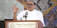 Ketua Umum APPBI Komarudin Kudiya menyerukan perlindungan batik asli pada Opening Ceremony Puspa Nuswantara 2026 di JICC.