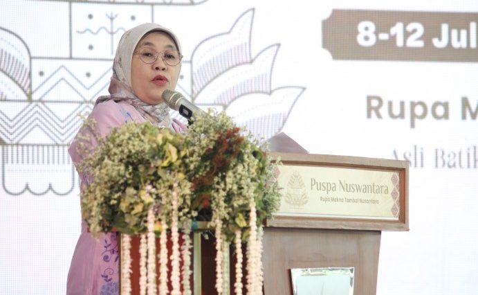 Dirjen IKMA Kemenperin dorong edukasi batik asli, perlindungan IG, dan penguatan industri batik pada Puspa Nuswantara 2026.