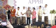 Puspa Nuswantara 2026 perkuat ekosistem batik nasional, dorong perlindungan batik asli, regenerasi perajin, dan kolaborasi.