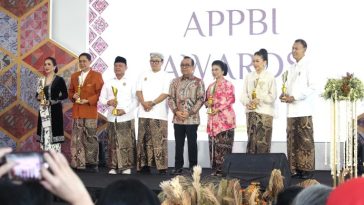 Puspa Nuswantara 2026 perkuat ekosistem batik nasional, dorong perlindungan batik asli, regenerasi perajin, dan kolaborasi.