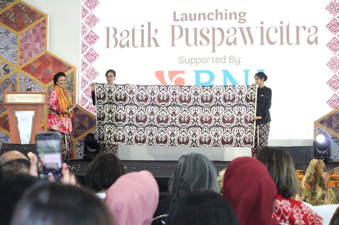 GKBRAA Paku Alam meluncurkan Batik Puspawicitra dan tari pendampingnya di Puspa Nuswantara 2026, JICC Jakarta.