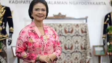 GKBRAA Paku Alam ungkap asal-usul nama Puspa Nuswantara dan filosofi motif Puspa Wicitra sebagai simbol persatuan budaya batik.