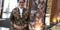 Kemlu RI memperkuat diplomasi batik melalui 131 Perwakilan RI di luar negeri untuk memperluas promosi budaya dan pasar batik.
