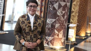 Kemlu RI memperkuat diplomasi batik melalui 131 Perwakilan RI di luar negeri untuk memperluas promosi budaya dan pasar batik.
