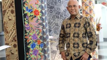 Perada Batik karya Syamsul Huda hadir di Puspa Nuswantara 2026 membawa batik prada, inovasi batik Pekalongan bernilai seni tinggi.