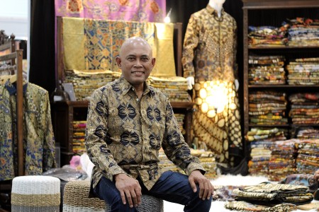 Perada Batik karya Syamsul Huda hadir di Puspa Nuswantara 2026 membawa batik prada, inovasi batik Pekalongan bernilai seni tinggi.