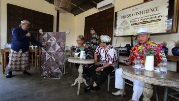 Motif Tambal dipilih sebagai ikon Puspa Nuswantara 2026 karena merepresentasikan keberagaman motif batik dari seluruh Indonesia.