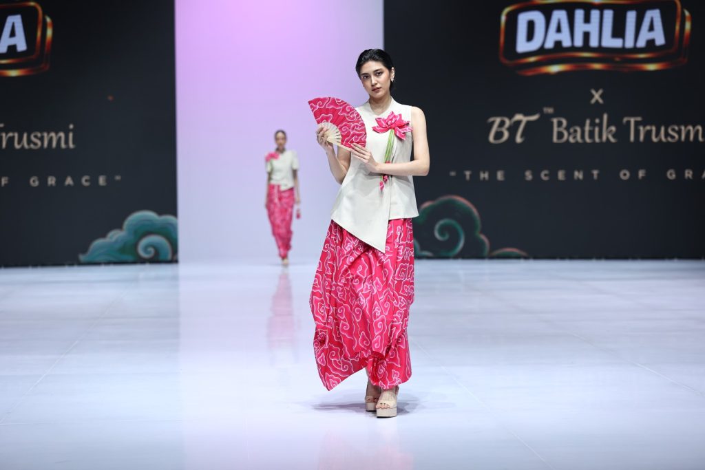 Momen by Batik Trusmi hadir di IFW 2026 dihadirkan untuk penyuka batik dengan outook gaya hidup modern dan dinamis.