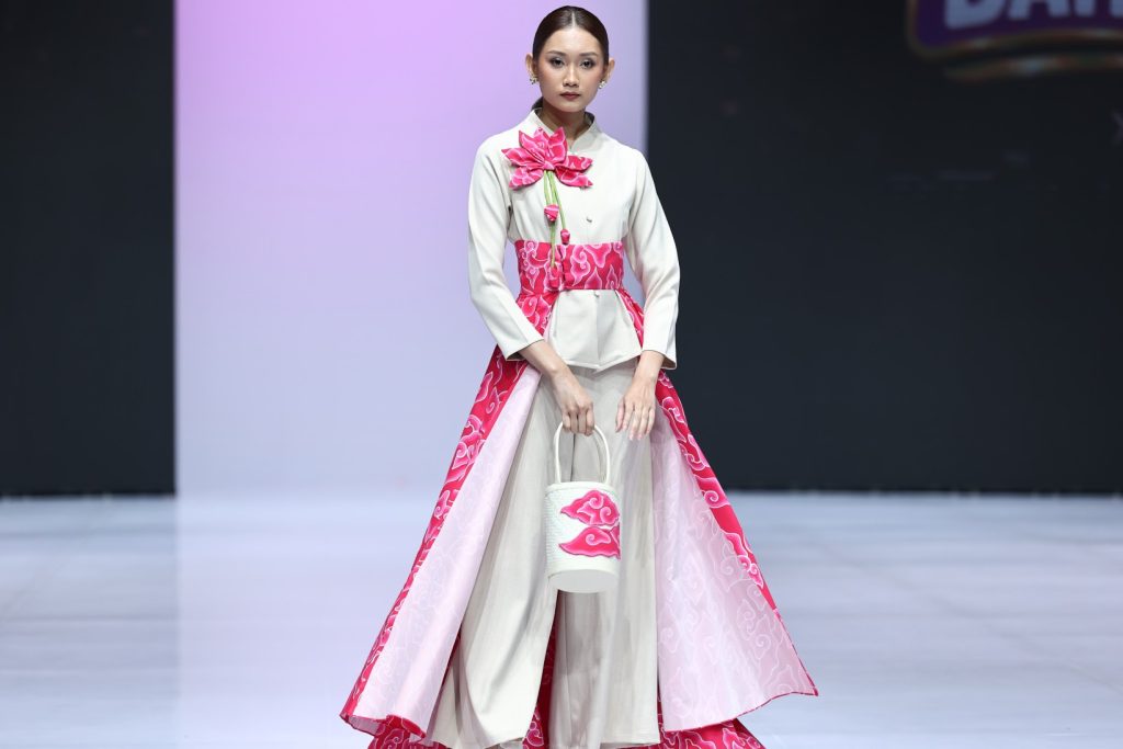 Momen by Batik Trusmi hadir di IFW 2026 dihadirkan untuk penyuka batik dengan outook gaya hidup modern dan dinamis.