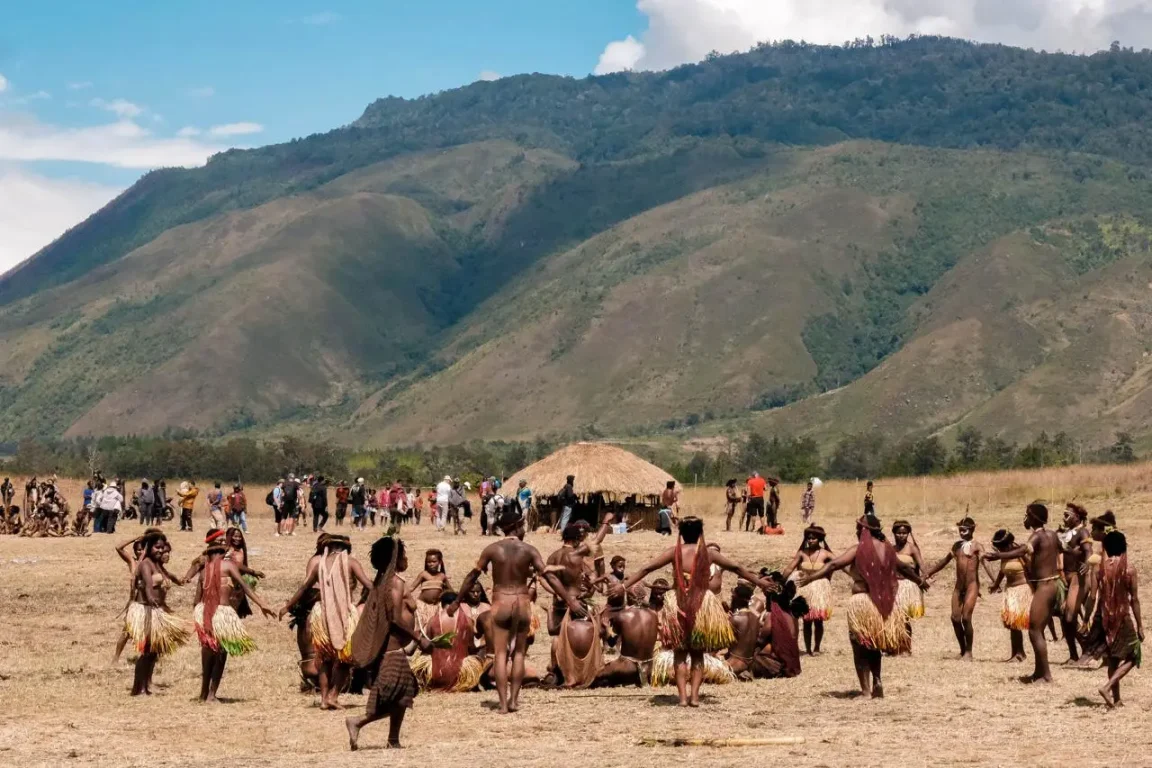 Festival Lembah Baliem 2026 masuk Top 10 KEN. Wamenpar mendorong budaya, UMKM, dan pariwisata menjadi penggerak ekonomi Papua Pegunungan. (Foto: Biro Komunikasi Kemenpar)