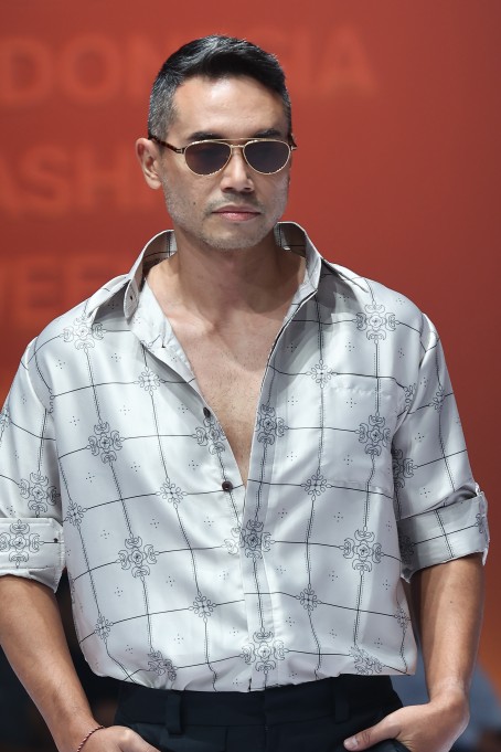 Adith for Rianty Batik meluncurkan koleksi Aureate di IFW 2026, memadukan filosofi waktu, batik, dan desain modern yang elegan.