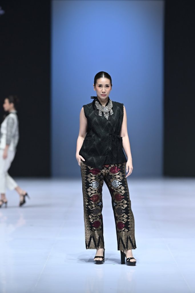 Batik Mamauty tampil di IFW 2026 dengan koleksi kasual bermotif beragam untuk menarik generasi muda dan budaya urban Jakarta.