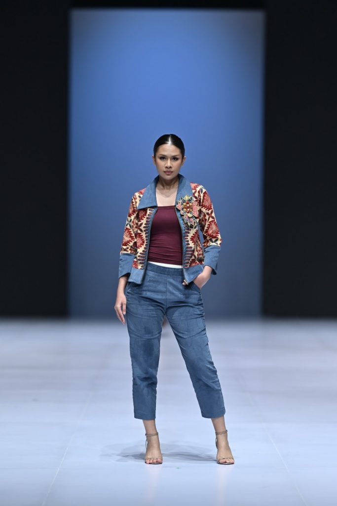 Batik Mamauty tampil di IFW 2026 dengan koleksi kasual bermotif beragam untuk menarik generasi muda dan budaya urban Jakarta.
