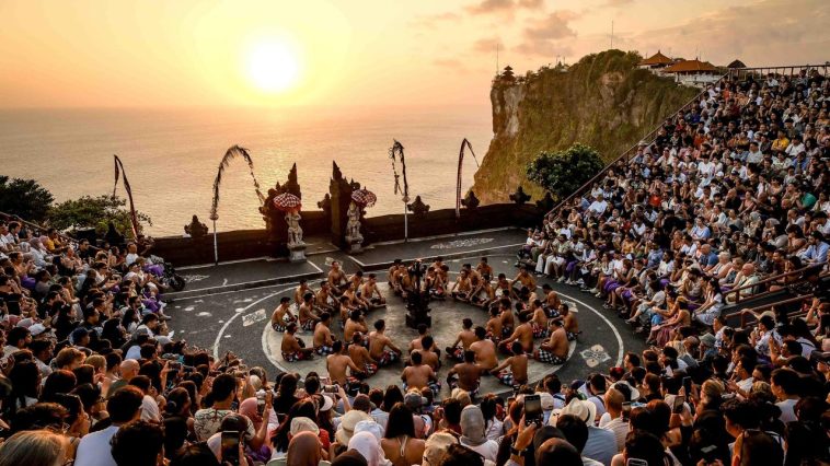 Pariwisata Indonesia Semester I 2026 tumbuh positif, wisman capai 7,45 juta, investasi Rp39,68 triliun, dan perjalanan domestik meningkat. (Foto: Kemenpar)