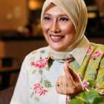 Helny Noviana mengajak perempuan membangun kebahagiaan, resiliensi, literasi finansial, dan makna hidup agar tak mudah rapuh menghadapi masalah.