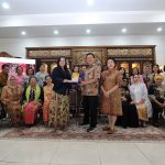 Lions Club kunjungi Galeri Hartono Sumarsono untuk mendalami sejarah, akulturasi, koleksi batik lawasan, dan pelestarian budaya Indonesia.