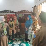 Dekranasda Probolinggo dorong warga bangga memakai Batik Worogo dan mengunjungi sentra perajin untuk memperkuat UMKM lokal. (Foto: Kominfo / Syamsul Akbar)