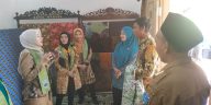 Dekranasda Probolinggo dorong warga bangga memakai Batik Worogo dan mengunjungi sentra perajin untuk memperkuat UMKM lokal. (Foto: Kominfo / Syamsul Akbar)