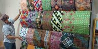 Batik Lebak memiliki 12 motif yang terinspirasi dari potensi alam, budaya, ekonomi rakyat, dan kehidupan masyarakat Kabupaten Lebak.