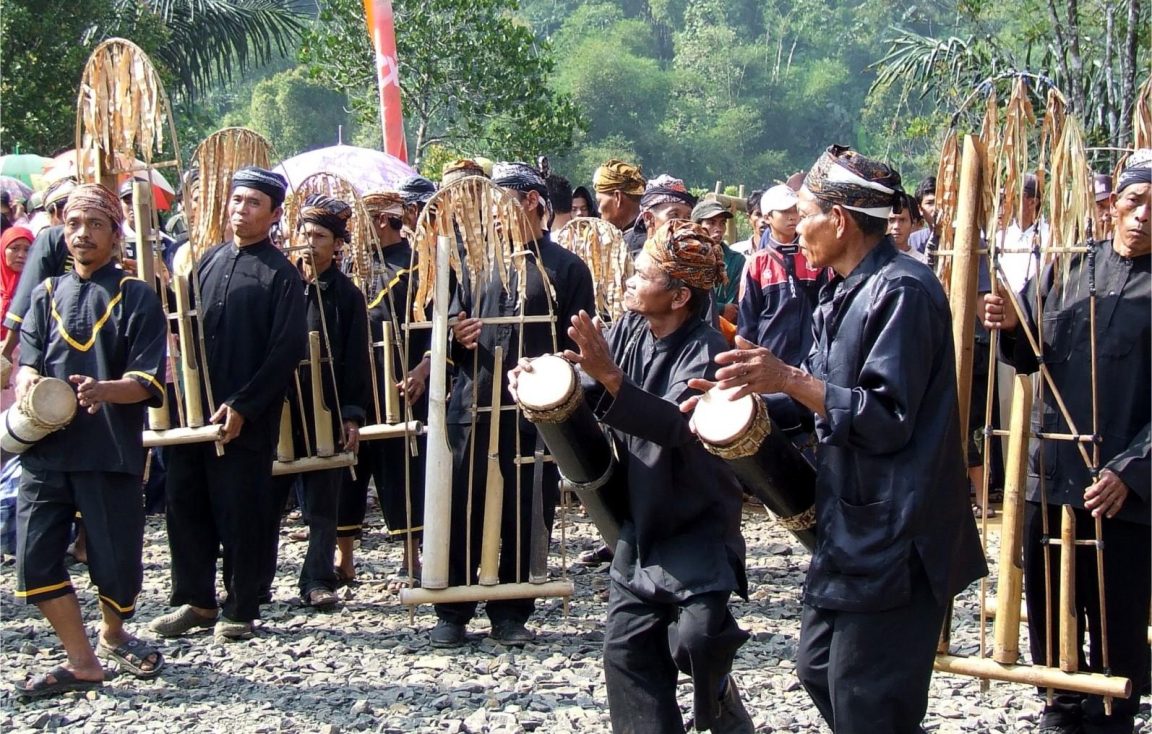 Angklung Buhun dan tradisi masyarakat adat menjadi sumber inspirasi sejumlah motif Batik Lebak.