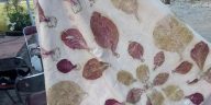 Eksperimen batik ecoprint menemukan daun jati, lanang, dan sukun menghasilkan cetakan paling jelas pada kain sutra.
