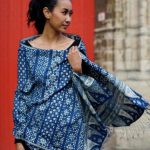Batik sutra bisa diwarnai dengan Indigofera tinctoria. Warna biru dan ketahanan lunturnya baik terhadap pencucian dan sinar.