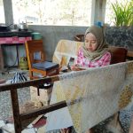 Meta deskripsi: Batik klasik Jawa berkembang dari tradisi rakyat, masuk keraton, mendapat legitimasi kerajaan, lalu menjadi sumber acuan motif batik berikutnya.