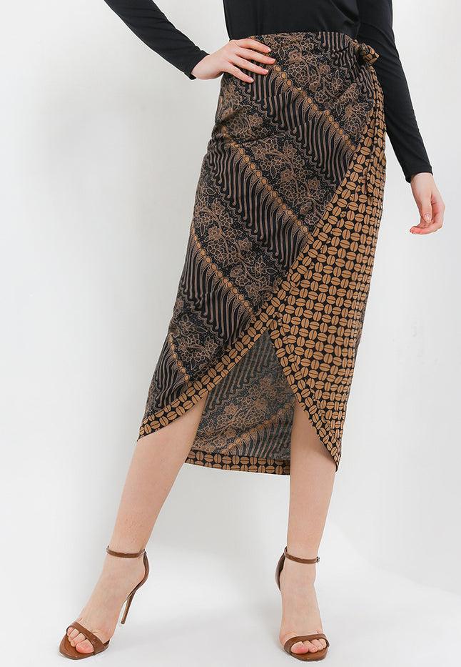 Pengembangan fashion batik menggabungkan konsep zero waste dan transformable untuk memaksimalkan kain sekaligus mengurangi limbah fashion.