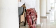 Meta deskripsi: Pengembangan fashion batik transformable melalui uji ahli dan pengguna menghasilkan produk layak dengan sembilan alternatif model rok.