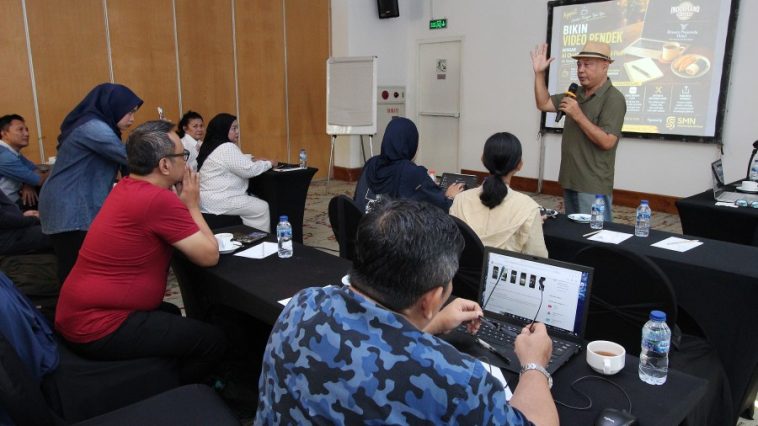 SMN menggelar pelatihan video pendek berbasis AI untuk meningkatkan kapasitas digital dan mendorong media lebih adaptif, kreatif, dan inovatif.