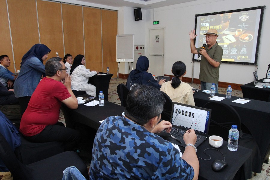 SMN menggelar pelatihan video pendek berbasis AI untuk meningkatkan kapasitas digital dan mendorong media lebih adaptif, kreatif, dan inovatif.