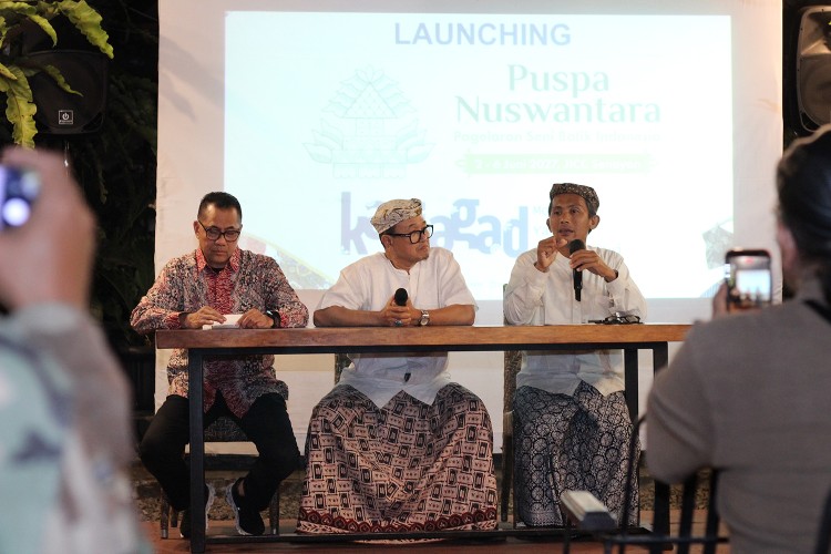 Kurator batik Abdul Syukur jelaskan konsep Kar Jagad sebagai tema Puspa Nuswantara 2027 untuk membaca keragaman batik Indonesia dan maknanya.