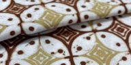 Motif batik Sukoharjo di Bulakan berkembang dari parang, kawung, kopi pecah dan tirtotejo, tetapi desainnya dinilai perlu diperkuat.