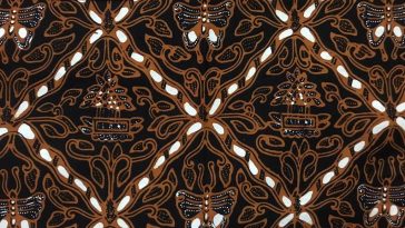 Motif batik tersusun dari motif utama, motif tambahan, dan isen-isen yang membentuk karakter visual sekaligus membawa makna.