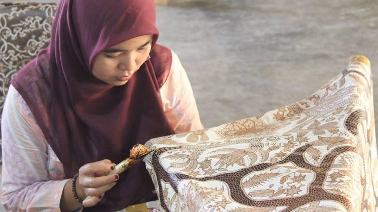 Pemkab Cirebon membentuk KMPIG-BTWMC untuk melindungi Batik Waleran dan memperkuat identitas geografis produk khas Cirebon.