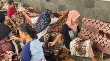 KMPIG-BTWMC membagi perlindungan Waleran Cirebon ke lima bidang, dari bahan baku, motif, pewarnaan hingga pemasaran.