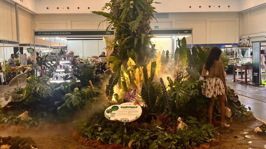 Kebun Raya hadir di FLOII Expo 2026 dengan konsep From Collection to Connection, mengenalkan koleksi, edukasi, dan konservasi tumbuhan Indonesia.
