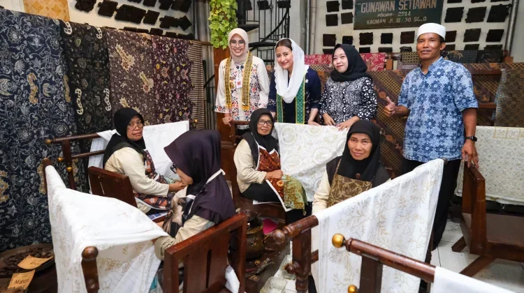 Wawancara Wakil Wali Kota Surakarta soal pelestarian batik tulis Solo melalui promosi dan Trade Expo Indonesia.