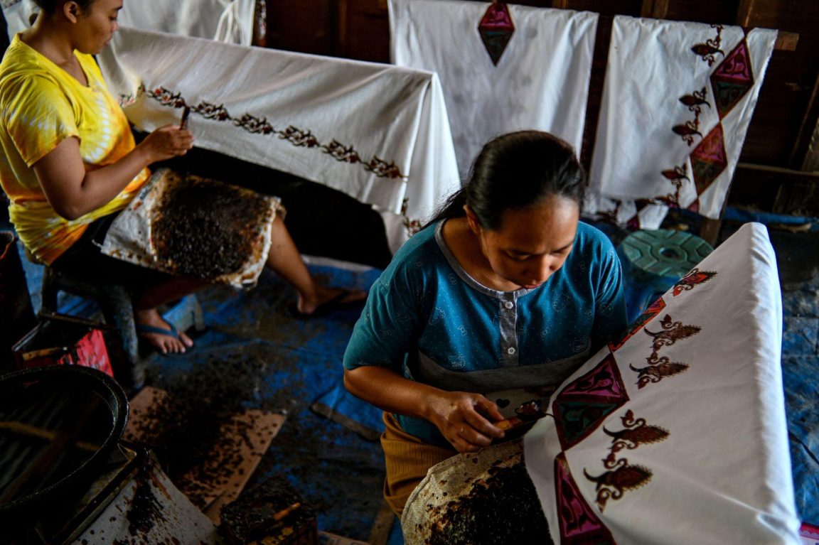 https://www.batiklopedia.com/bank-indonesia-dorong-branding-komunal-batik-pekalongan-untuk-perkuat-ekonomi-daerah/