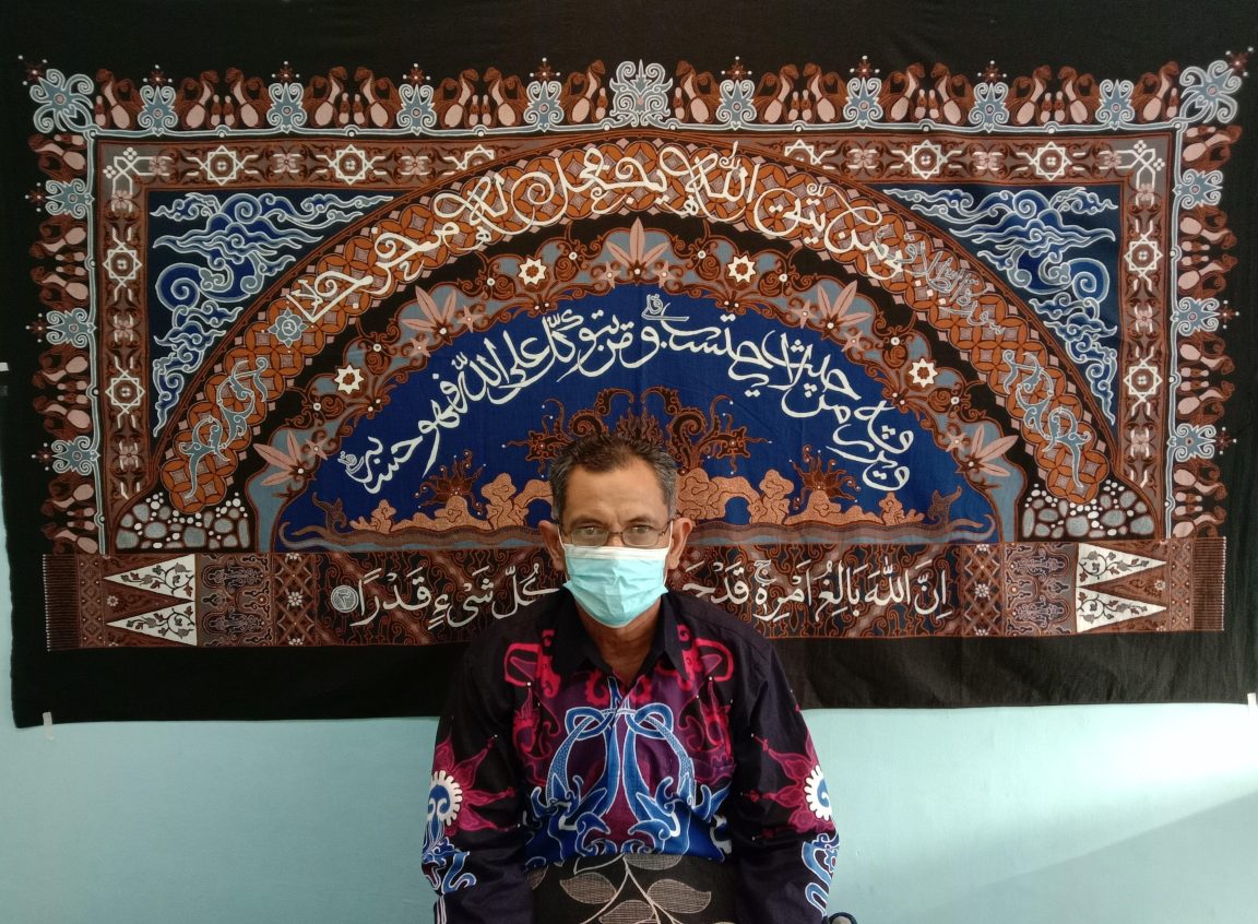 Batik Jepara mengangkat legenda Syekh Maulana Mangun Sejati dan Roro Ayu Mas Semangkin sebagai motif untuk mengenalkan sejarah lokal.