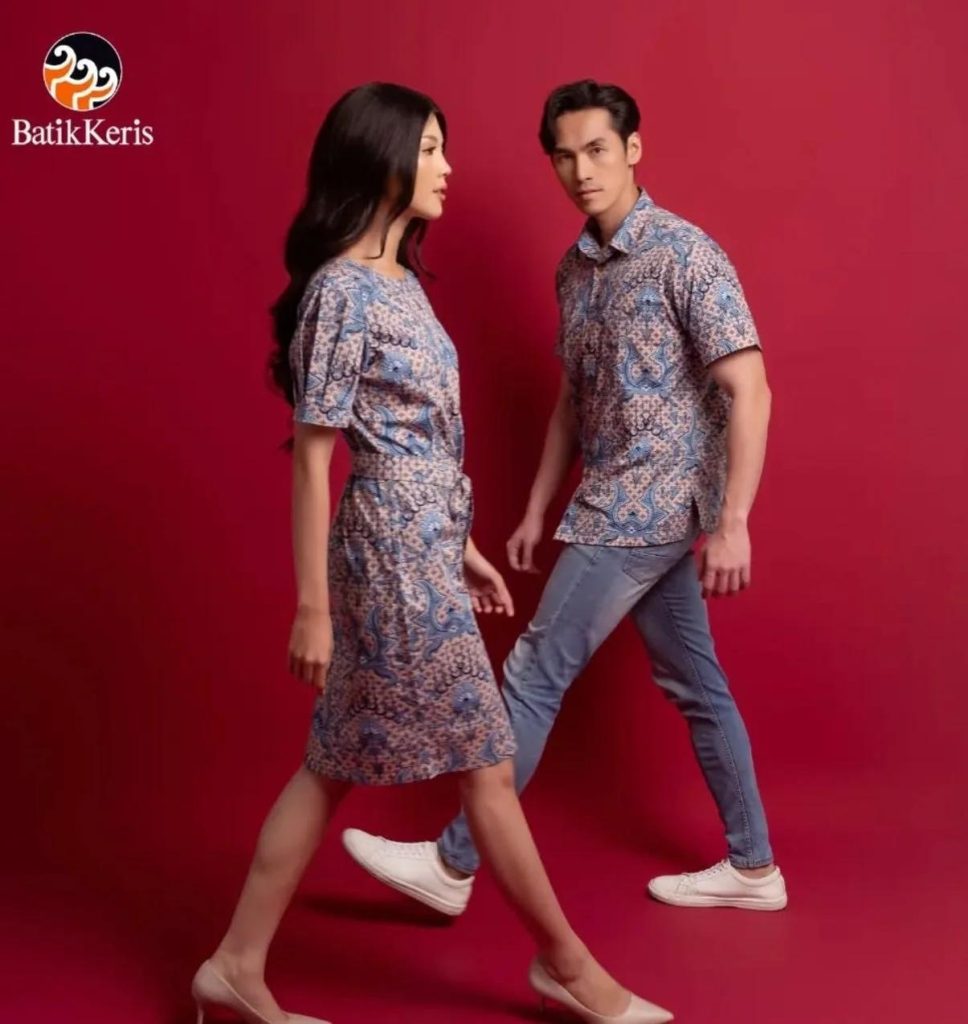 Batik Keris menapaki sejarah panjang dari usaha keluarga di Solo hingga menjadi merek nasional, dengan inovasi produk dan pelestarian budaya.