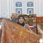 Batik Kudus Motif Parijoto terinspirasi tanaman khas Gunung Muria, menyimpan makna syukur, doa kebaikan, dan warisan budaya.