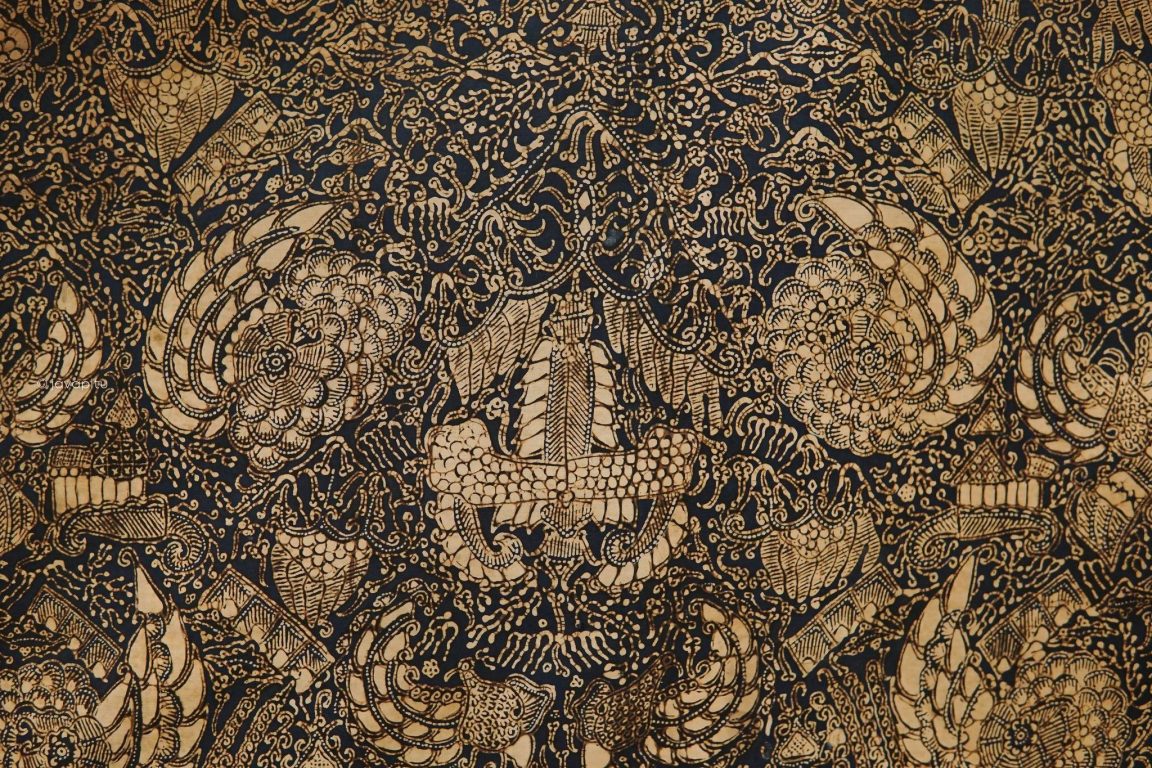 Batik Indramayu mendapat dukungan lewat festival, pelatihan, dan promosi. Sinergi pemerintah serta perajin memperkuat ekonomi kreatif lokal.