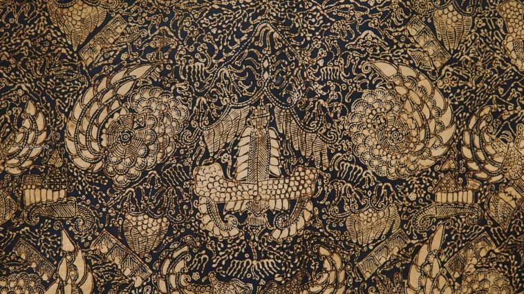 Batik Indramayu mendapat dukungan lewat festival, pelatihan, dan promosi. Sinergi pemerintah serta perajin memperkuat ekonomi kreatif lokal.