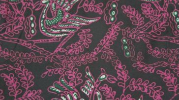 Pelestarian Batik Semarang perlu memperkuat pemahaman makna motif dan sejarah agar warisan budaya lokal tetap dikenal generasi muda Indonesia.
