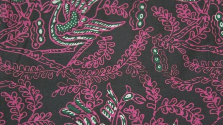Pelestarian Batik Semarang perlu memperkuat pemahaman makna motif dan sejarah agar warisan budaya lokal tetap dikenal generasi muda Indonesia.