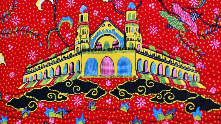 Batik Semarang merekam akulturasi budaya Jawa, Tionghoa, dan Arab melalui motif Warak Ngendhog, Merak Jeprak, serta simbol sejarah kota.