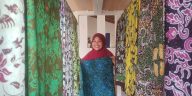 Bisnis batik Sekar Tanjung mengangkat kearifan lokal, memberdayakan perempuan, mengembangkan 17 motif, dan memperluas pemasaran produk.
