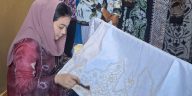Bisnis batik perlu branding kuat lewat identitas merek, diferensiasi produk, pengalaman pelanggan, dan komunikasi pemasaran yang tepat kini.